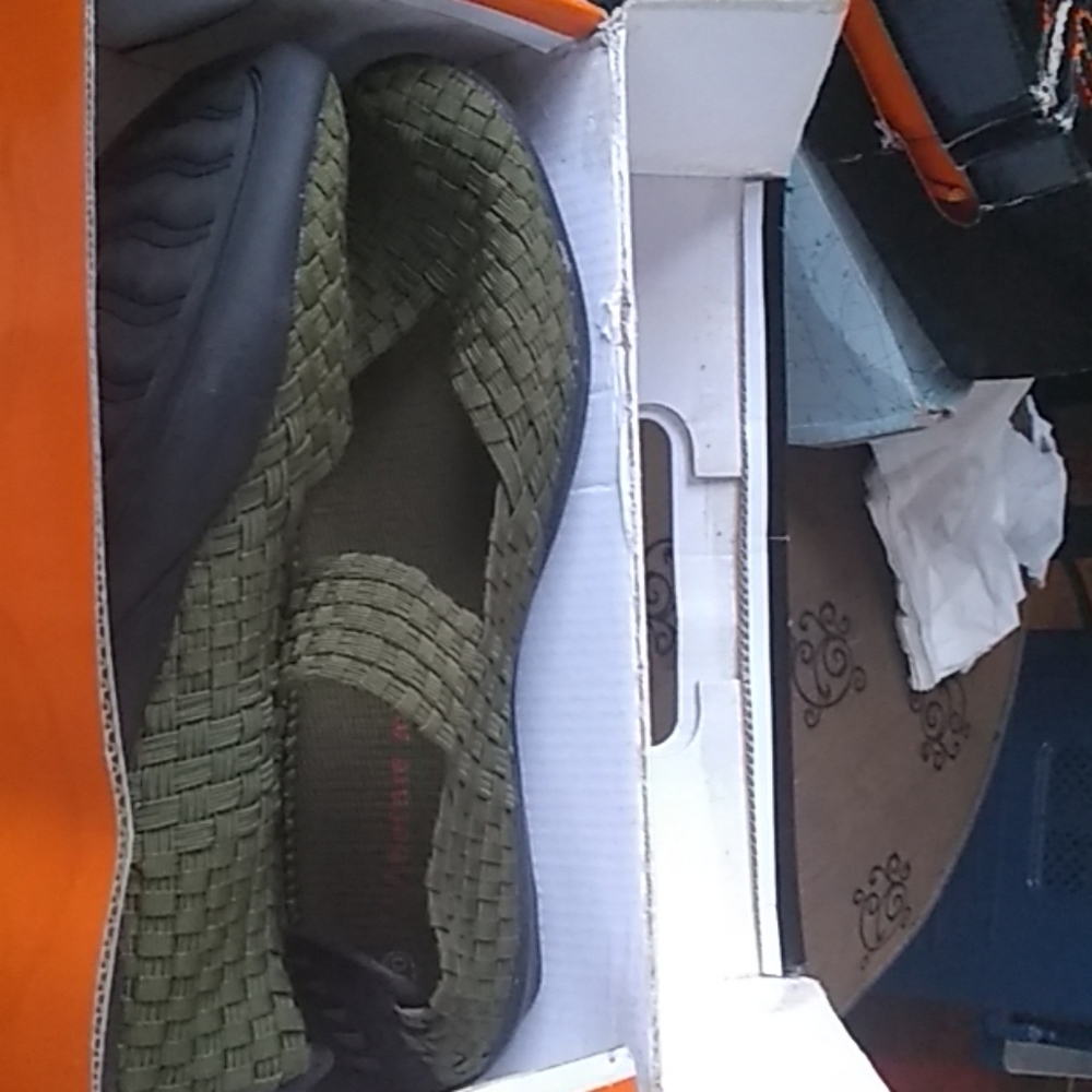 Sandles
